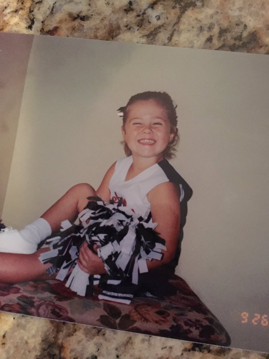 Astacy54321's tweet photo. Am I really a senior???? Bc I remember taking this pic like it was yesterday!? #foreverchubbycheeks https://t.co/0LIzli2MPr