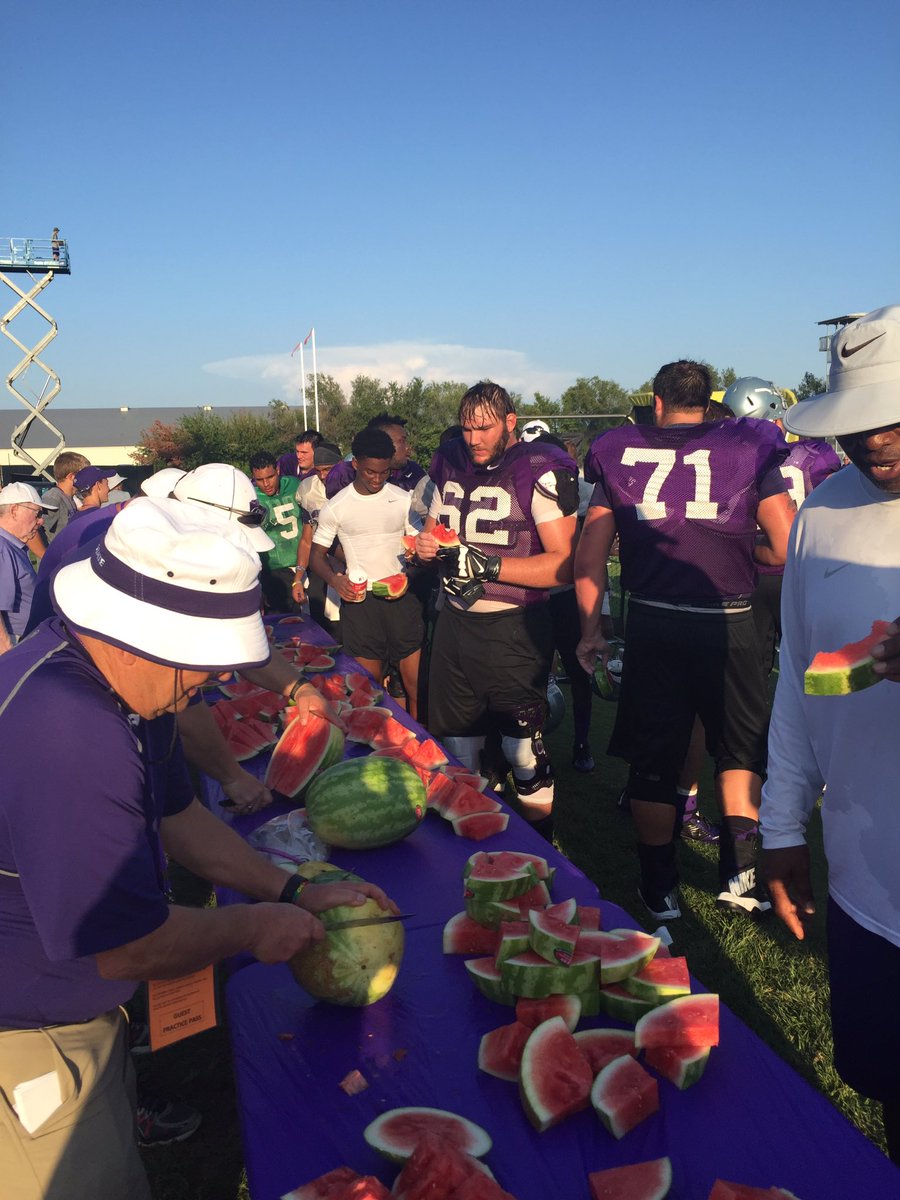 KStateFB's tweet photo. Post practice watermelon feed 🍉🏈 #KStateFB https://t.co/C1knLrsful