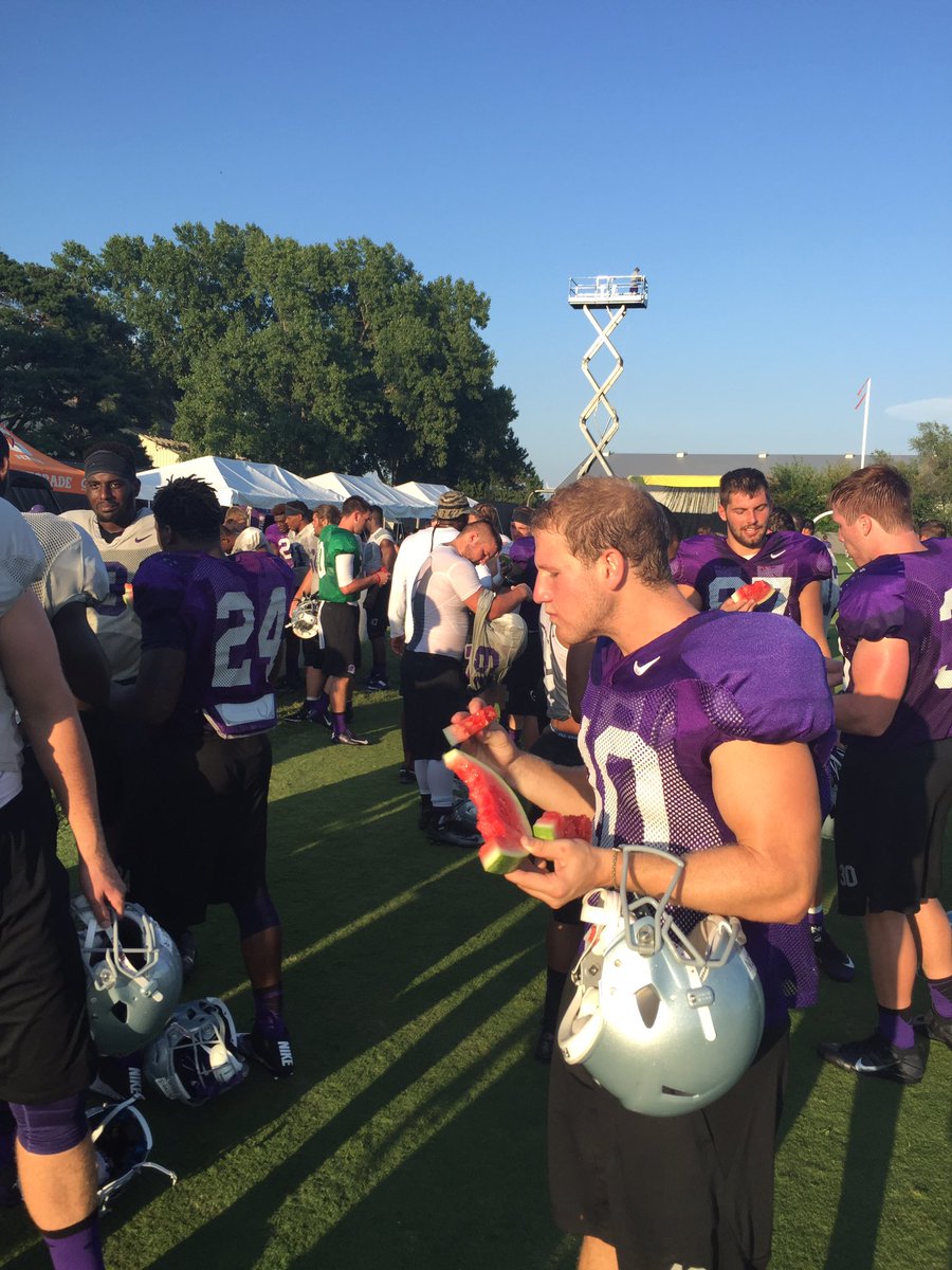KStateFB's tweet photo. Post practice watermelon feed 🍉🏈 #KStateFB https://t.co/C1knLrsful