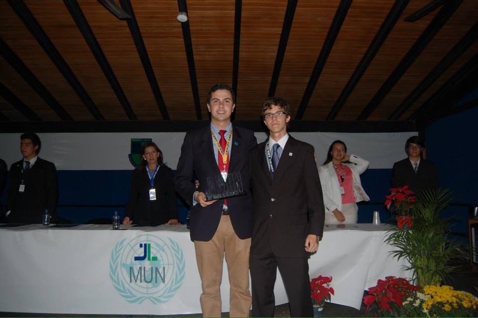 jlmun2016's tweet photo. ¡Recordamos la Mejor Delegación Global de JLMUN 2013, para el colegio Juan XXIII! https://t.co/UZogZD8ATM