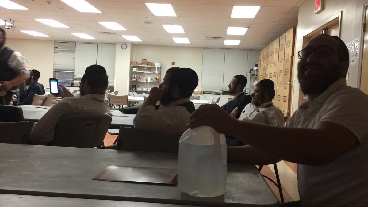 KJChaveirim's tweet photo. Our Members Are Getting Trained By A 911 Dispatcher Supervisor, On How To Handle Emergency Situations. https://t.co/STCqbRNMm4