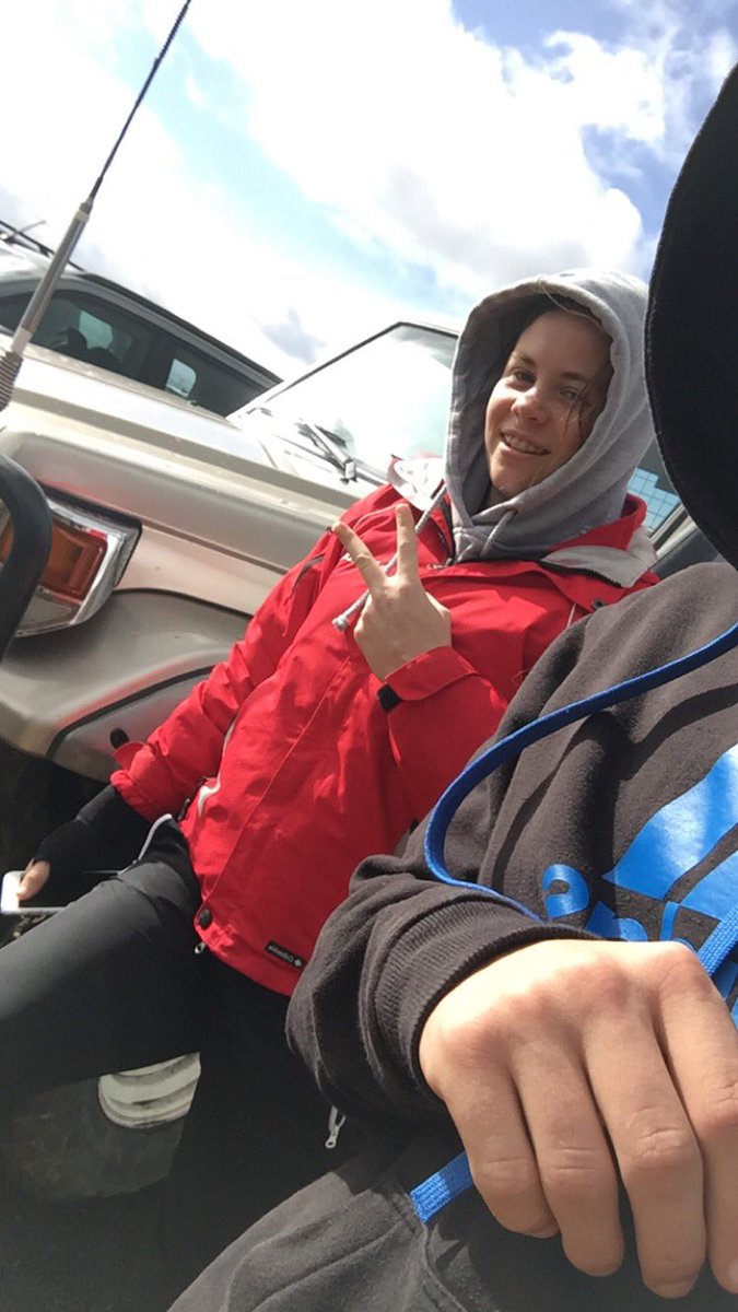 AlexDenbrok's tweet photo. That moment when she gets in the way of me taking photos with a cruiser😡  #cruiser #killyourself https://t.co/b2M8ohuxUU