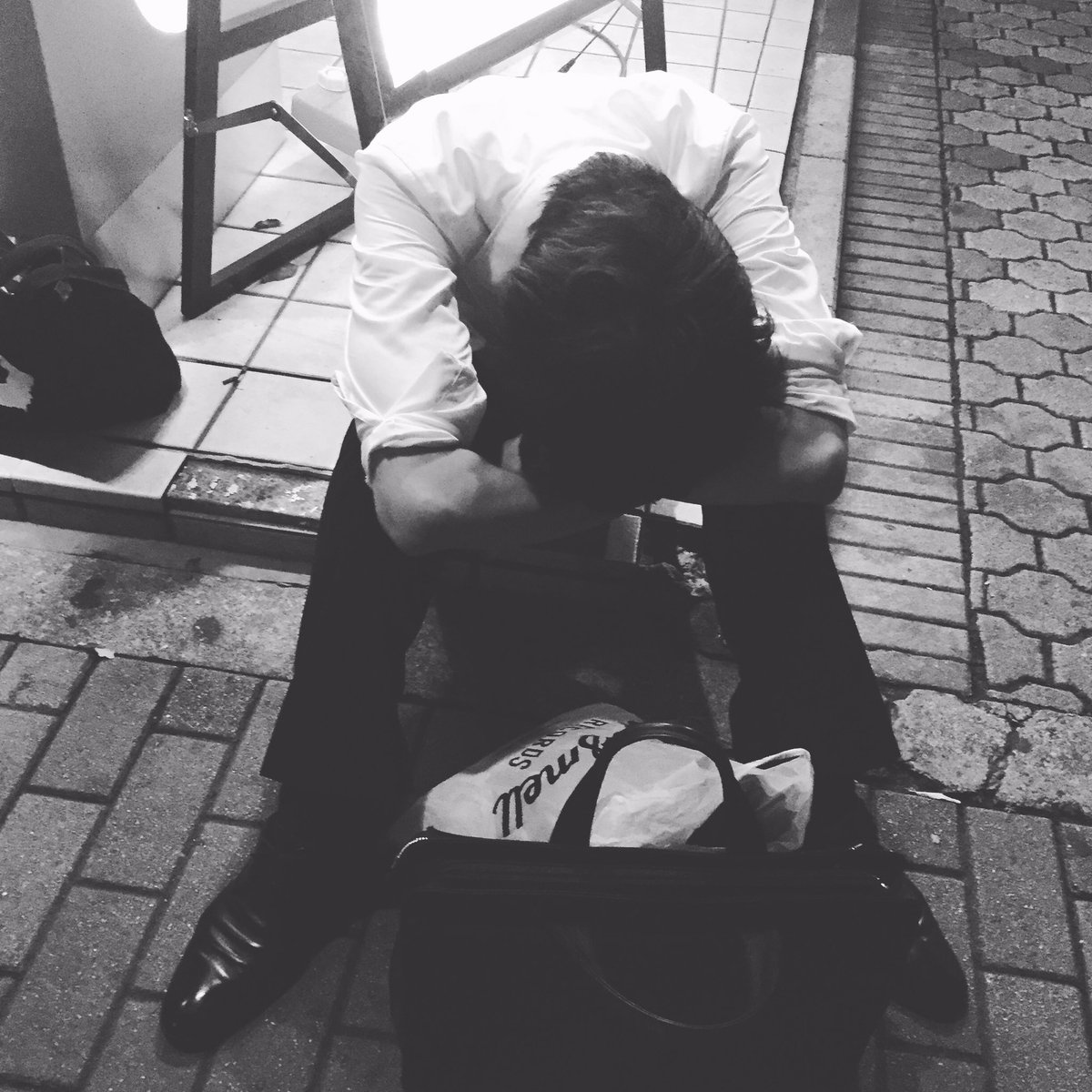 Toosmellrecords 余談ですが 俗にマイナースレット状態と表現される事の多いコチラのスタイル オリジナルのジャケ写でうずくまる男性は坊主である事からイアンマッケイだと認識しがちですが 実は弟のアレックマッケイ Faith なのです