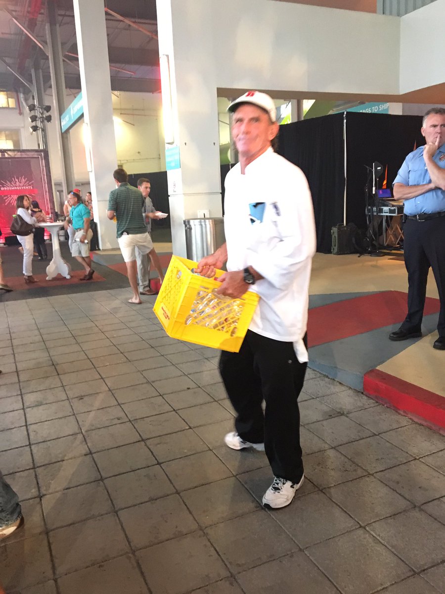 ChezHenri's tweet photo. Lots of fun and hard work at #burgerbattle2016  w/ @NECATBoston cohorts https://t.co/zcrMZISbYb