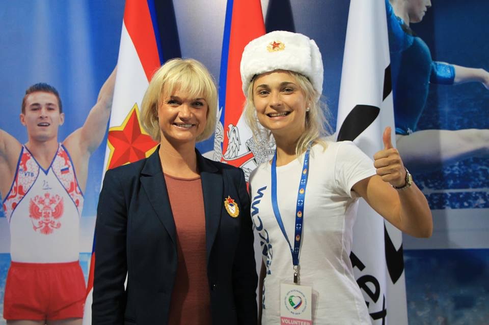 SVETLANA KHORKINA - Página 2 CpixJUQWEAAGKfv