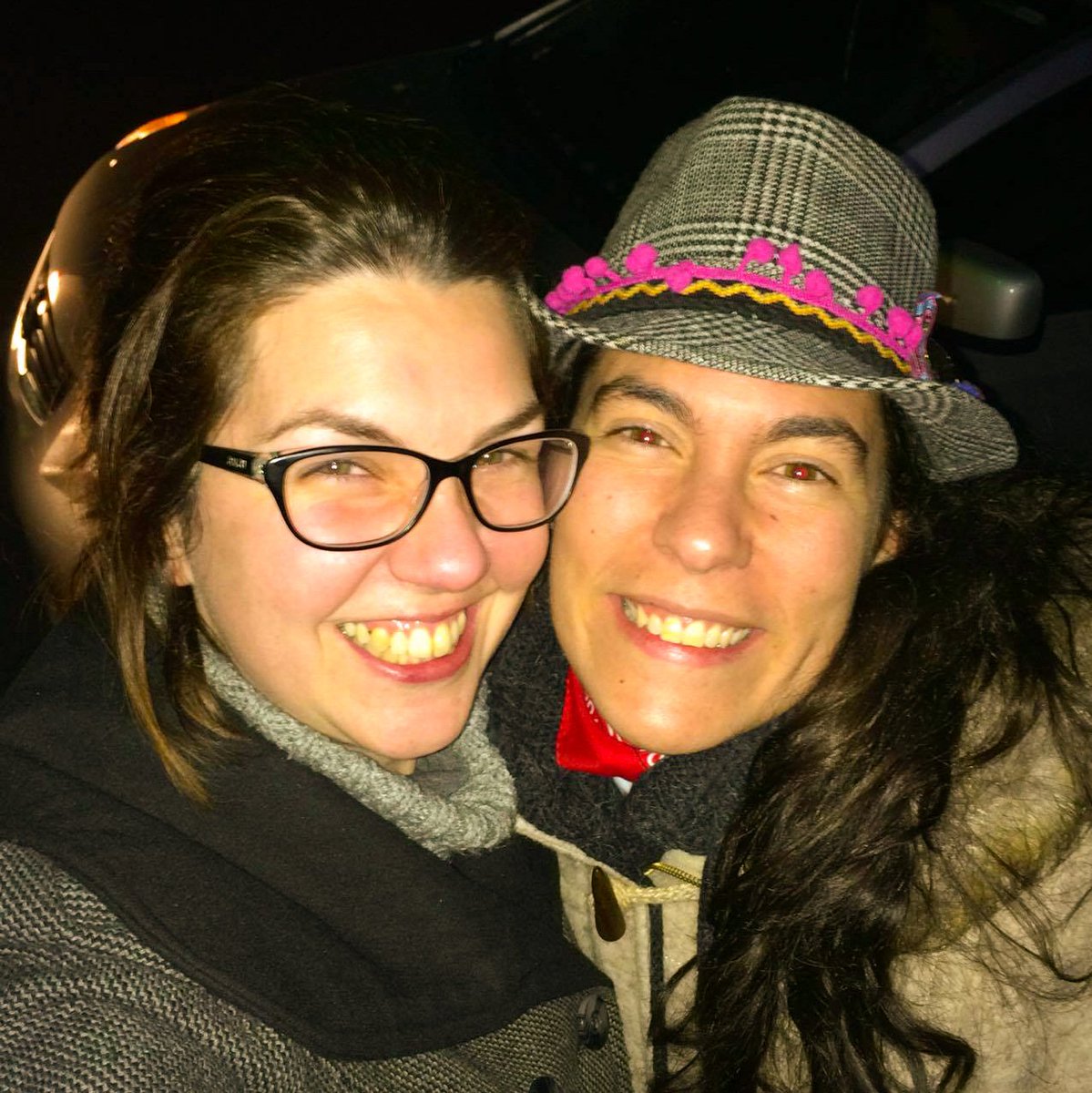 Tia_ViL_12's tweet image. La vida es pura risa cuando te cruzas con gente maravillosa, como con la reina del café @Yo_Barista en #MessBar ♥