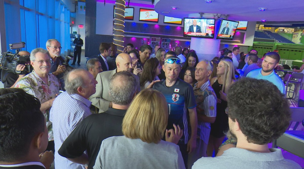 Ichiro a big hit during Marlins charity event - VIDEO: bit.ly/2bhVxqJ?utm_me… https://t.co/WhFDmbIz5n