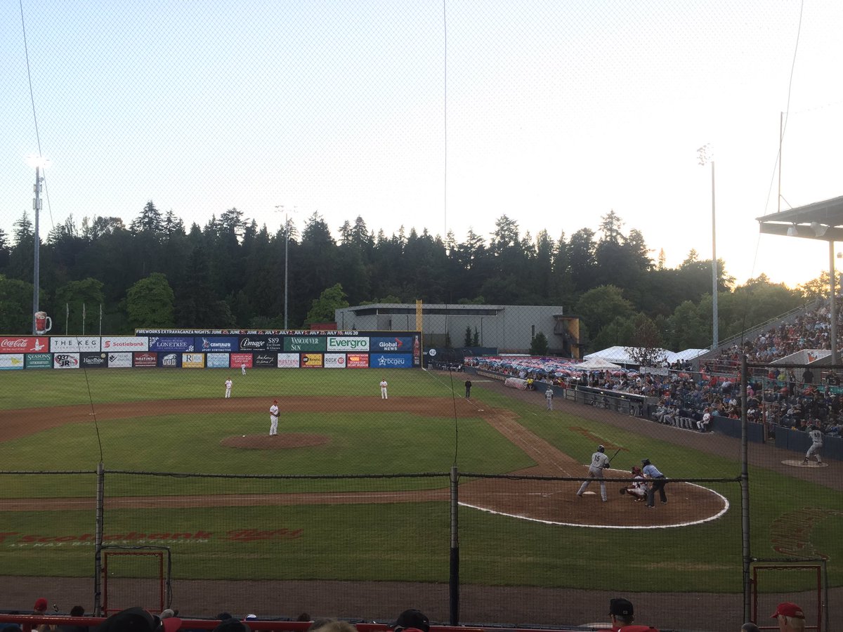 kellylaing91's tweet photo. Take me out to the ball game ⚾️ @vancanadians #SweetSummertime https://t.co/Iovp2XV0Rs