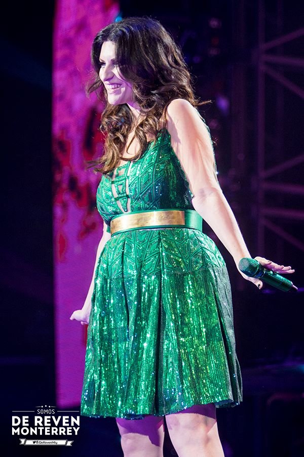 DeRevenMexico's tweet photo. .@LauraPausini en @ArenaMtyOficial @parquefundidora @emaxoficial #similarestour #similares https://t.co/lbN0LMEaRJ