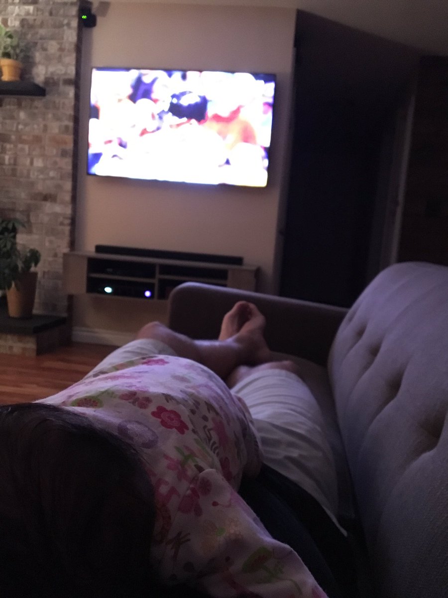 JustinSharpe23's tweet photo. @ROOTSPORTS_NW, Watching this pitching battle while battling cheering too loudly. #BabySleeping #WhereIRoot #GoMs https://t.co/VZxqXwQz3E