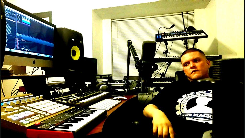 vkbeatz's tweet photo. Follow @OZdaHitman of @vkbeatz #Producer https://t.co/lO9PTSeJLD