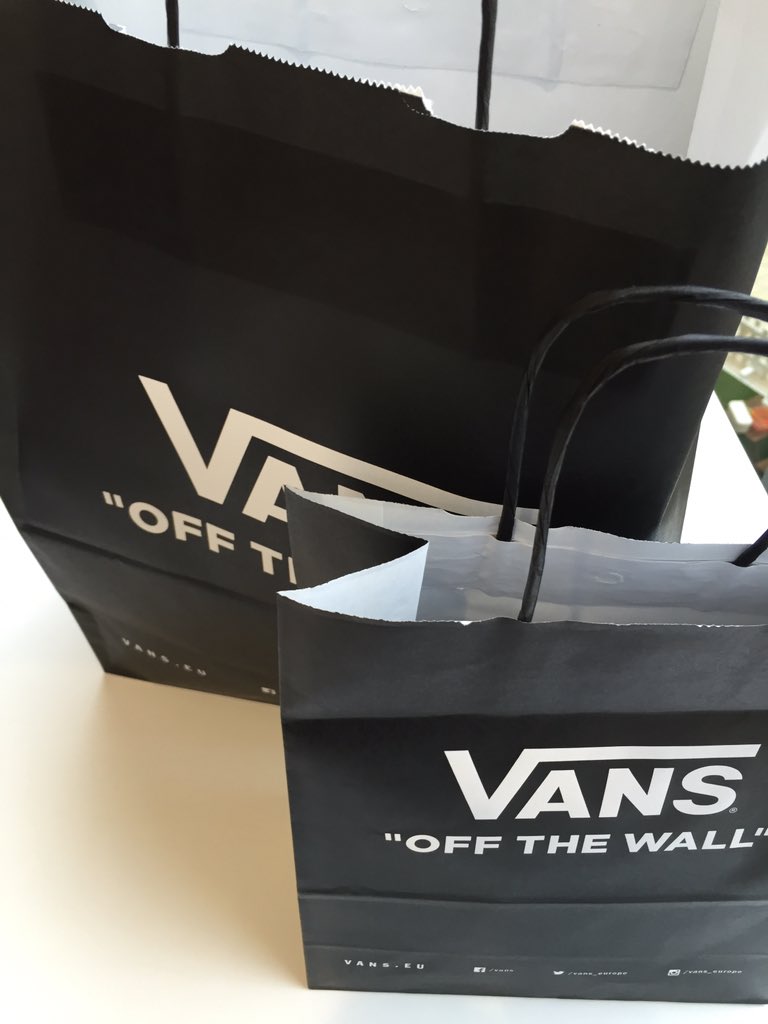 STR8EDGE12's tweet image. #CannotBeTrusted @VANS_66