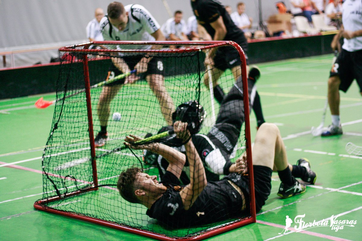 FOTOGALERIJA: |SPĒLE PAR BRONZU| "Labi Būs! / R1TV.lv" vs "TeamJager" facebook.com/VasarasLiga/ph… #florbols #VFL2016