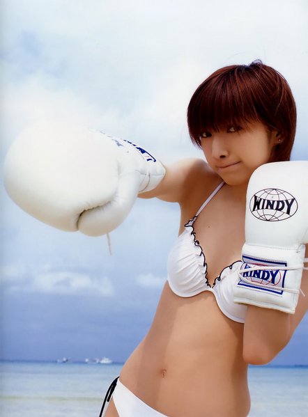 Idbox No Twitter ハロプロから後藤真希さん 写真集より 水着にグローブの組み合わせを企画した人には 敬意を表しますm M