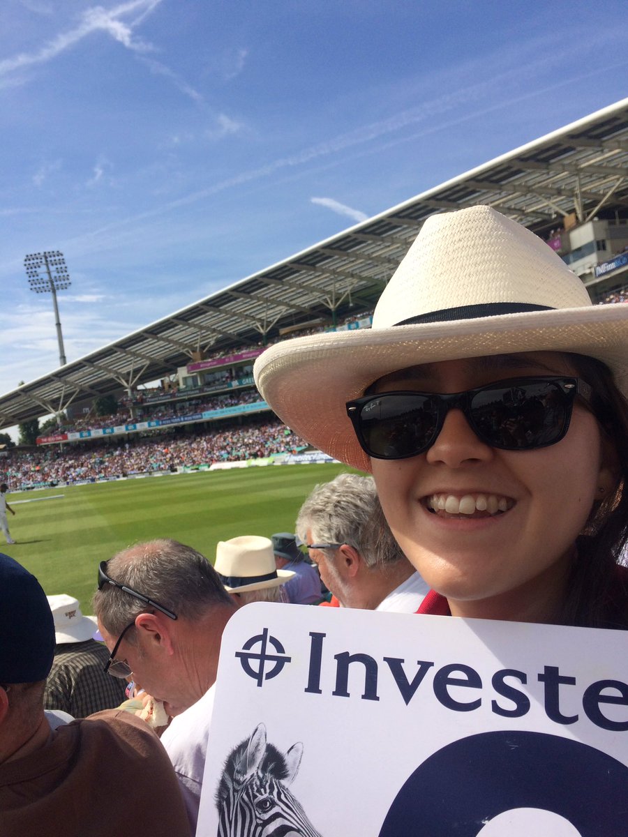 JenSR_GM's tweet photo. With the boy at #EngvsPak #InvestecTest @KiaOvalEvents now for my #pimms https://t.co/kBL23lzoDF