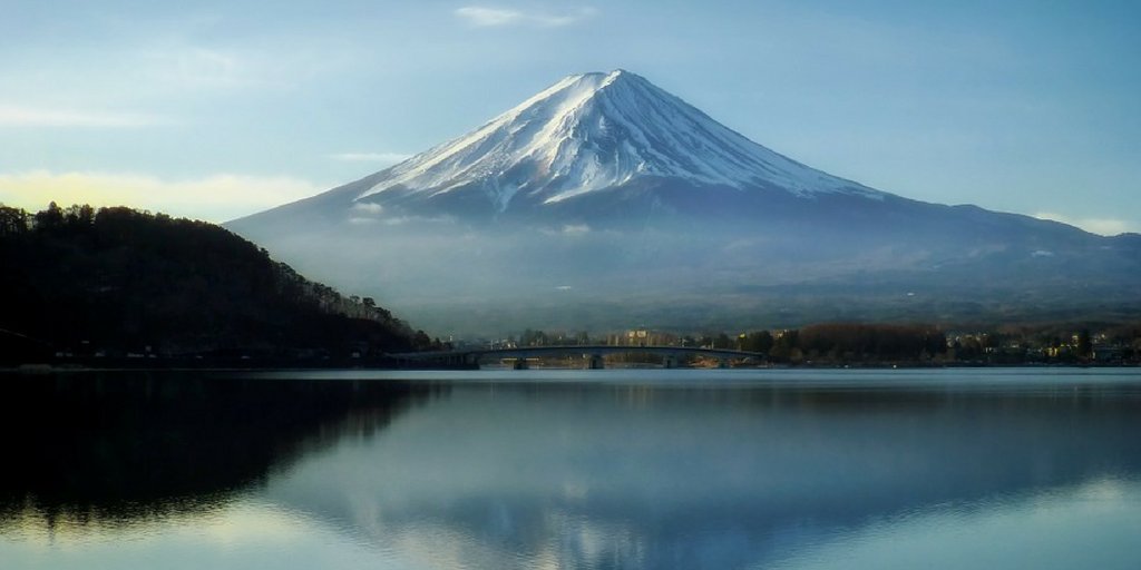 Today we’re celebrating Japan’s #WorldMountainDay with a mesmerising snap of Mount Fuji!
