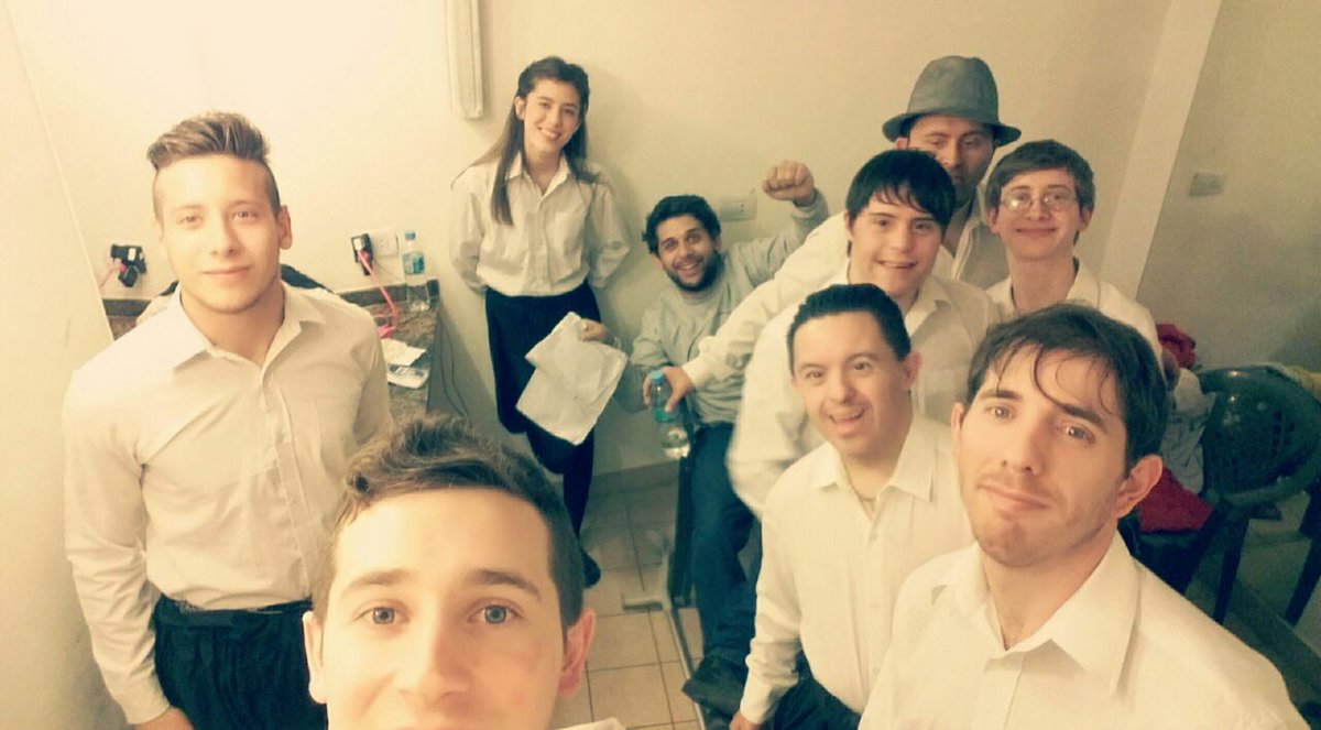 VerteVolar's tweet photo. Foto de ayer antes de salir al escenario.
#Teatro #JuanMoreora #Cordoba https://t.co/HDyanMB0wP
