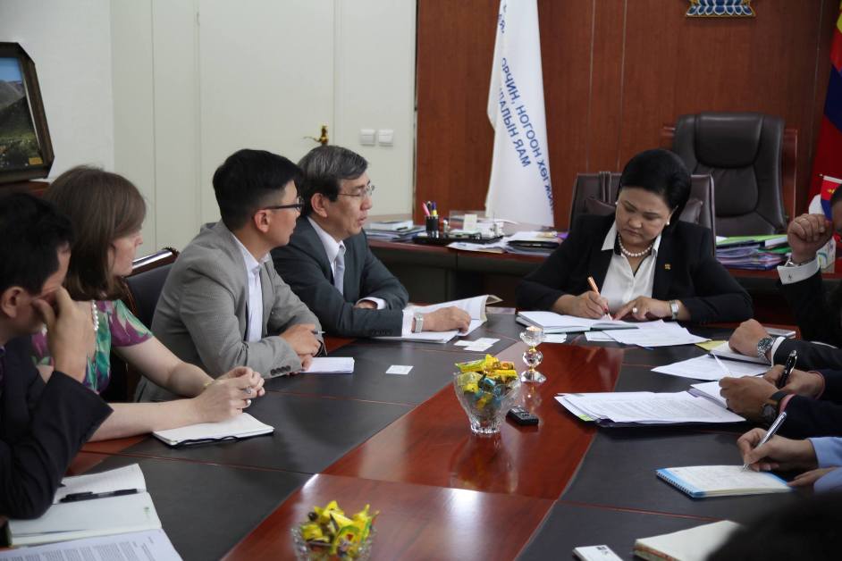 АХБ МОНГОЛЫН БАЙГАЛЬ ОРЧНЫ САЛБАРТ ТҮЛХҮҮ ДЭМЖЛЭГ ҮЗҮҮЛЭХ СОНИРХЛОО ИЛЭРХИЙЛЭВ gereg.mn/news/12908/ via @GeregMN