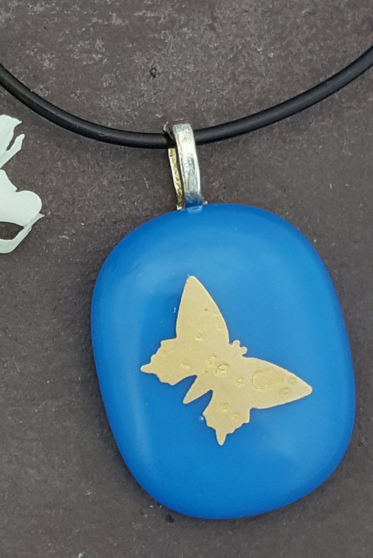 Funkifusion's tweet photo. Blue Butterfly Glass Pendant, Fused Glass jewelry, Fused Glass Jewel… https://t.co/3lbL7fm0X7 #Etsy #925SilverChain https://t.co/LUSiGTJPTh
