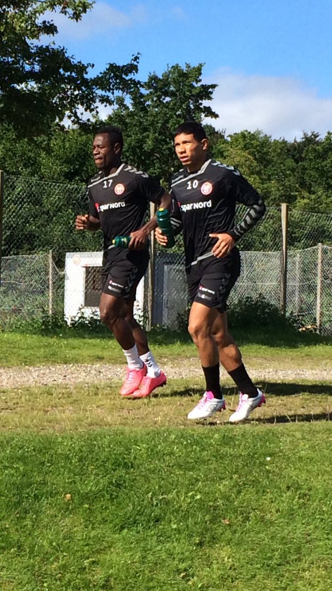 emil_kj's tweet photo. #merebass og #blomsten i smukke omgivelser. Watch out Superliga! (Billede: @ralfdahl) https://t.co/Ey8Tn8PLB9