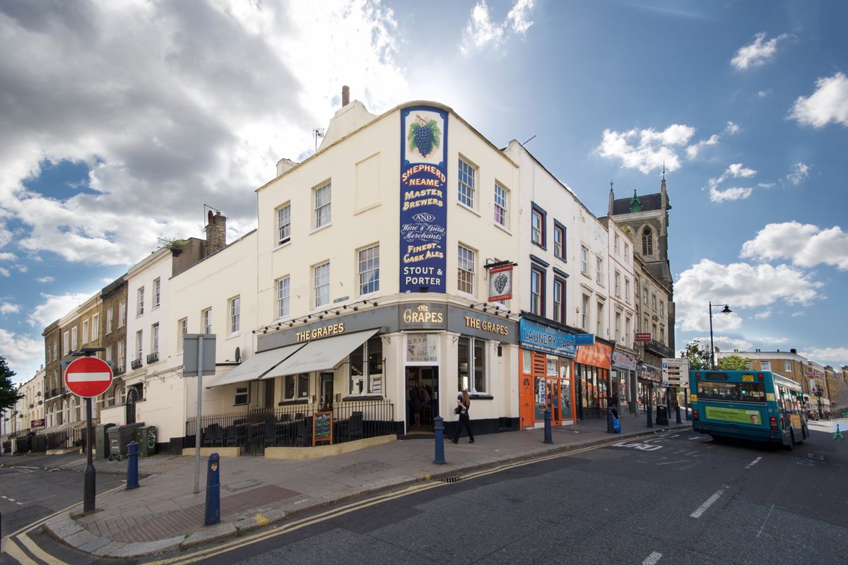 Tizer_Studio's tweet image. The newly refurbished @ShepherdNeame pub - The Grapes. 
#pub #kent #realale