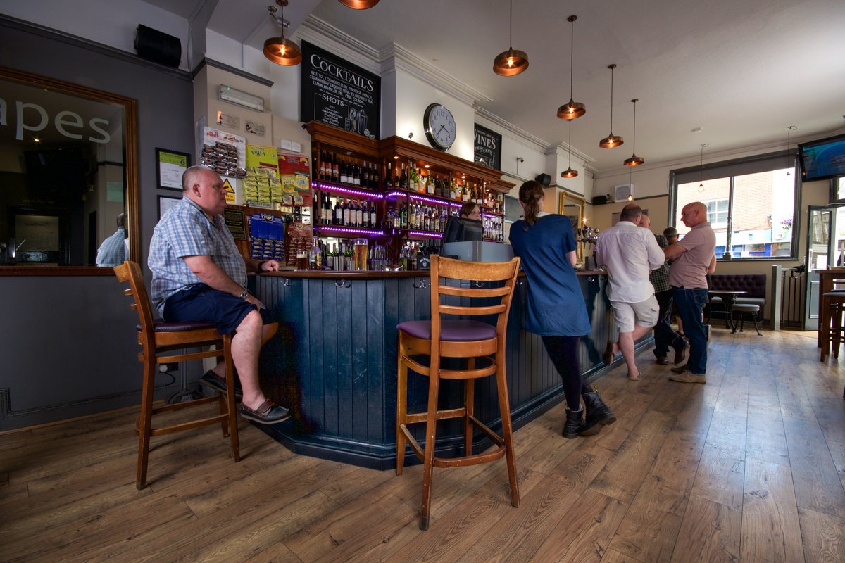 Tizer_Studio's tweet image. The newly refurbished @ShepherdNeame pub - The Grapes. 
#pub #kent #realale