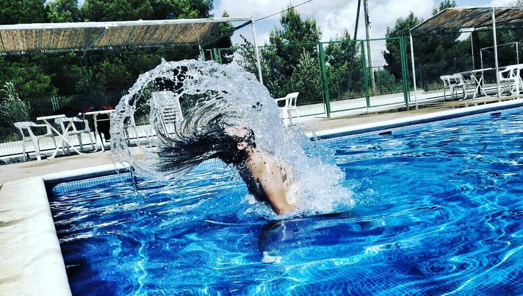Torr's tweet photo. Primer día del leyendas, empecemos con un headbanging acústico ^^
#metalLife #metalhead #leyendasdelrock2016 #headb… https://t.co/lK3bSKEB9X