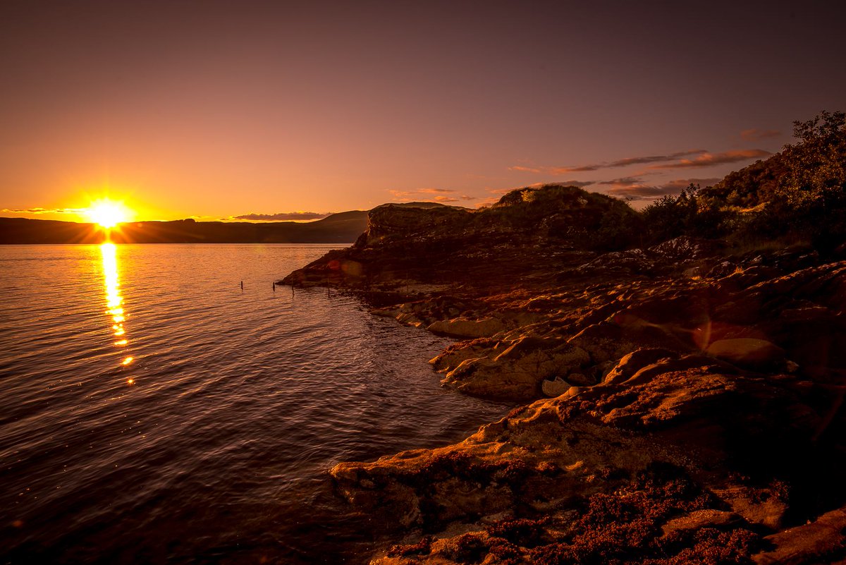 Sunset at Lachlan Bay #oldcastlelachlan #castlelachlan #visitscotland #visitcowal #exploreargyll