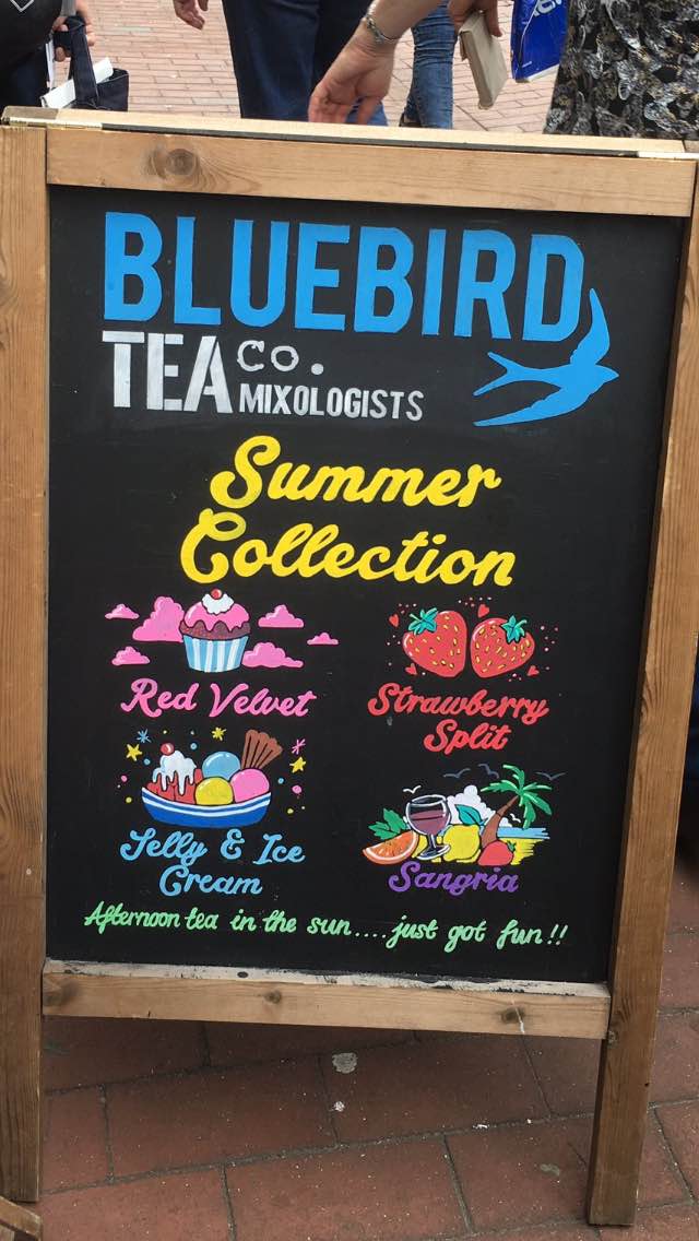 BirdandBlendTea's tweet photo. Afternoon tea in the sun, just got fun! Got a favourite yet guys!? #jellyandicecreamtea #redvelvettea #sangriatea https://t.co/SjpgJpnxgD