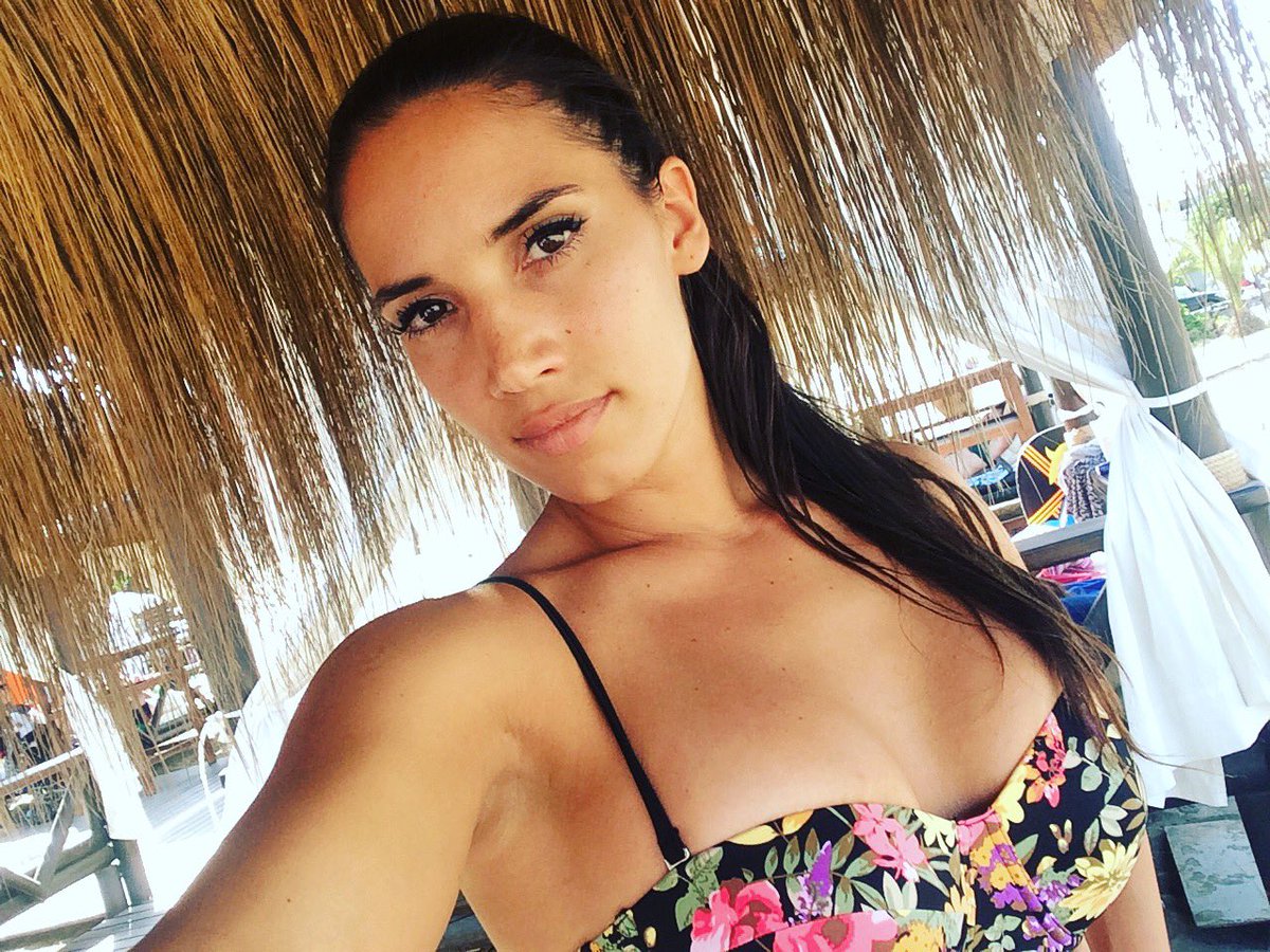 IndiaMartinez's tweet photo. Tan solo 8 días para el lanzamiento del #nuevosingleindiamartinez .... 😁😁😁 Mientras disfrutando de mi Andalucía.. https://t.co/yFLRYI28IZ