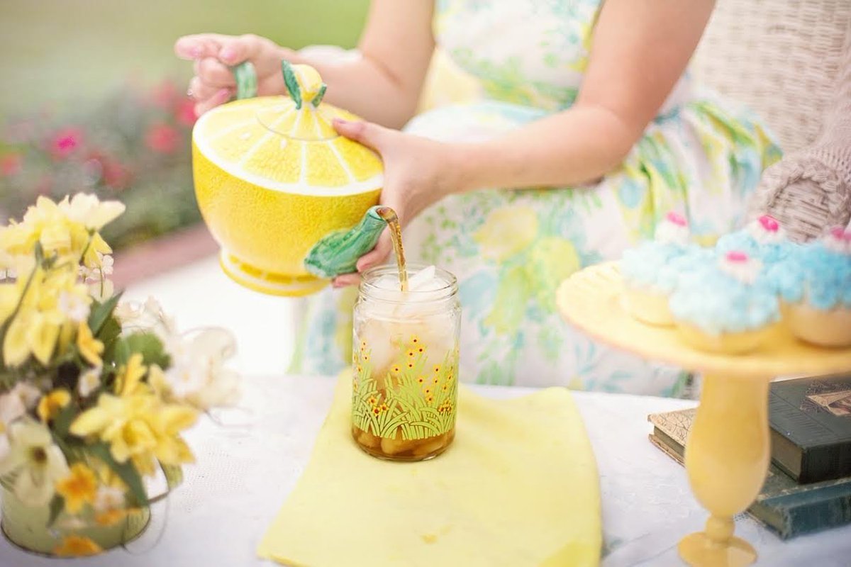 makedomenders's tweet photo. I think summer's coming back! Time to break out the tootie-fruity cocktails for some craft and fun! #crafthenparty https://t.co/AZk8qo6066