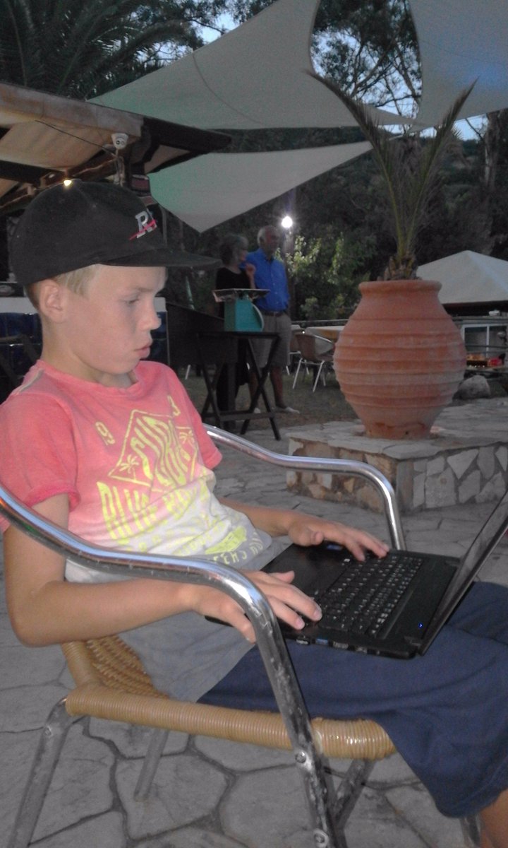 Physics Hackathon fever spreads, kids use "Phythonista" to explore random walks, on vacation! <a href="/Teaching/">Teacher</a> <a href="/McGillU/">McGill University</a>