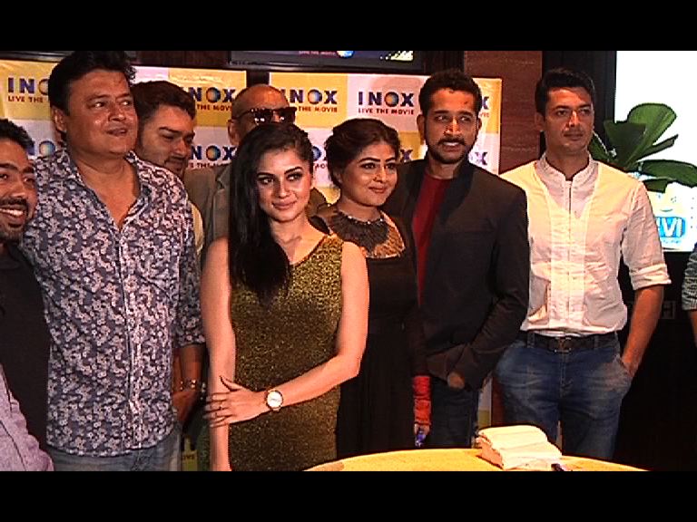 abpanandatv's tweet image. #Hemanta #PremiereShow ‘হেমন্ত’ ছবির প্রিমিয়ারে হাজির টালিগঞ্জের তারাকারা abpananda.abplive.in/video/tollywoo…