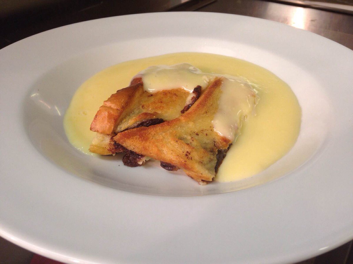 Don't forget to get your carvery booked for this Sunday!
Call 01543 572121 to reserve a table