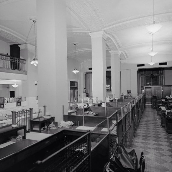 21cLexington's tweet photo. Lockbox circa 1935 #TBT #LockboxLex #ShareTheLex https://t.co/7Xn6g28kcs