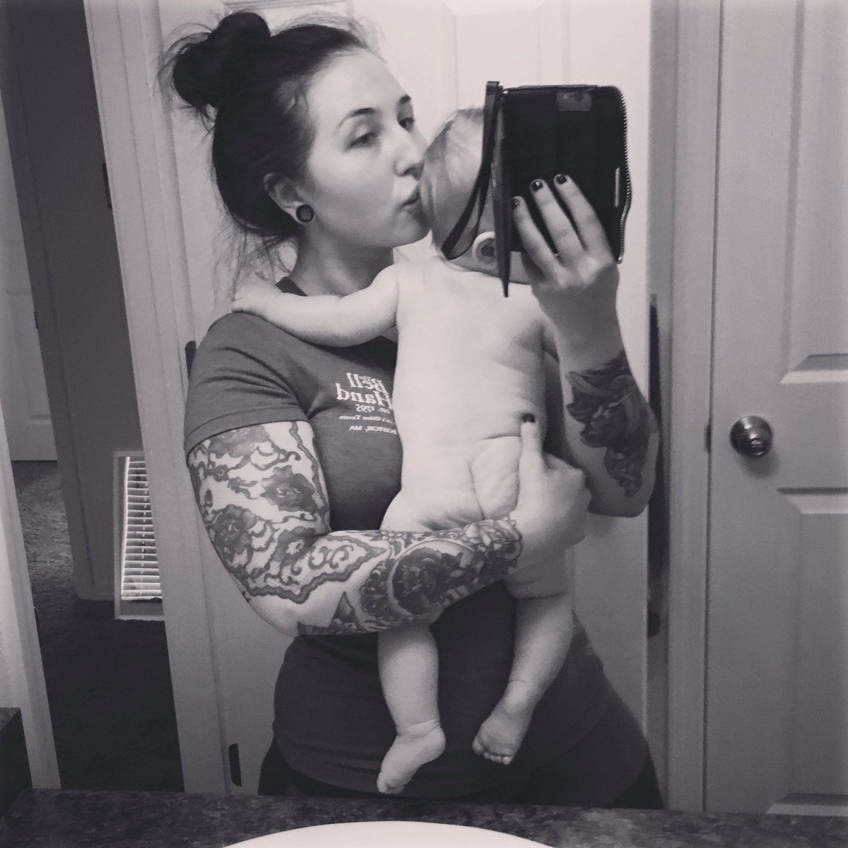 ArianaEvSpencer's tweet photo. Obligatory #babybutt pic. π
#babybooty #momhair #bathtime #nakiebaby #dimplebutt #babyboy #baby #love #blackandwhite https://t.co/00q7iBJ8s4