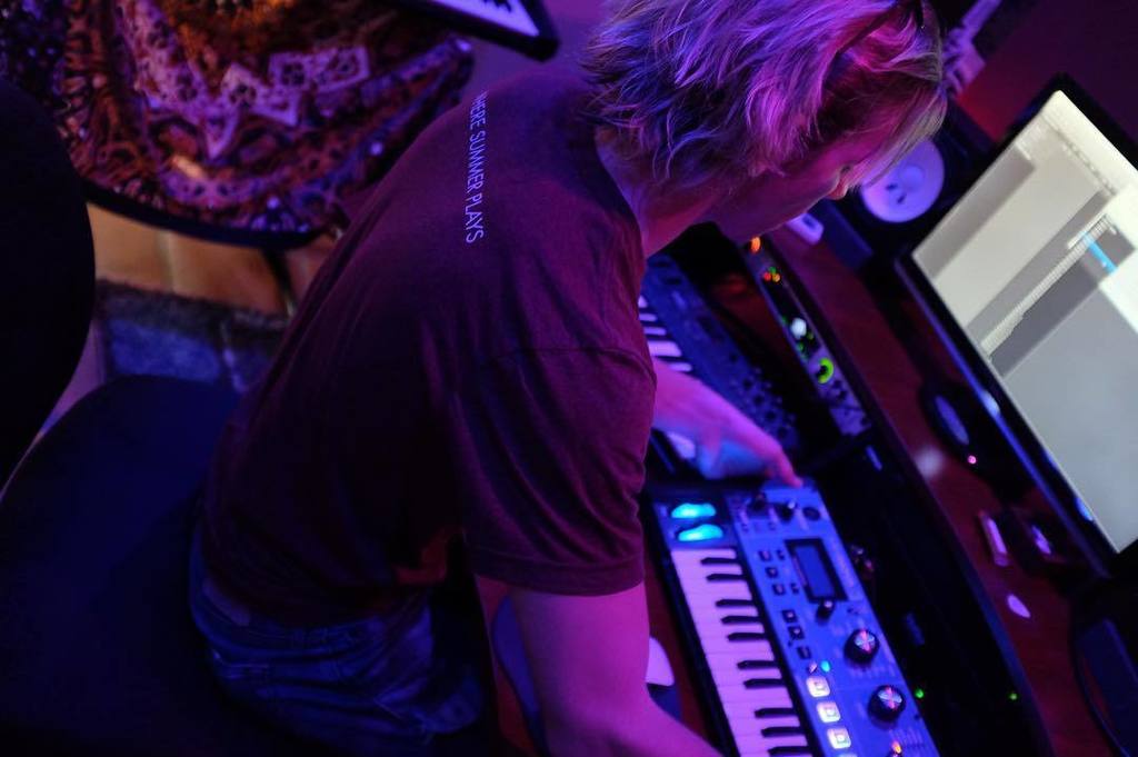 RossLynch's tweet photo. Everyone has a bedroom studio nowadays. What sets your music apart from everyone else's? https://t.co/e6lCWDiXkf https://t.co/rktTZnONzT