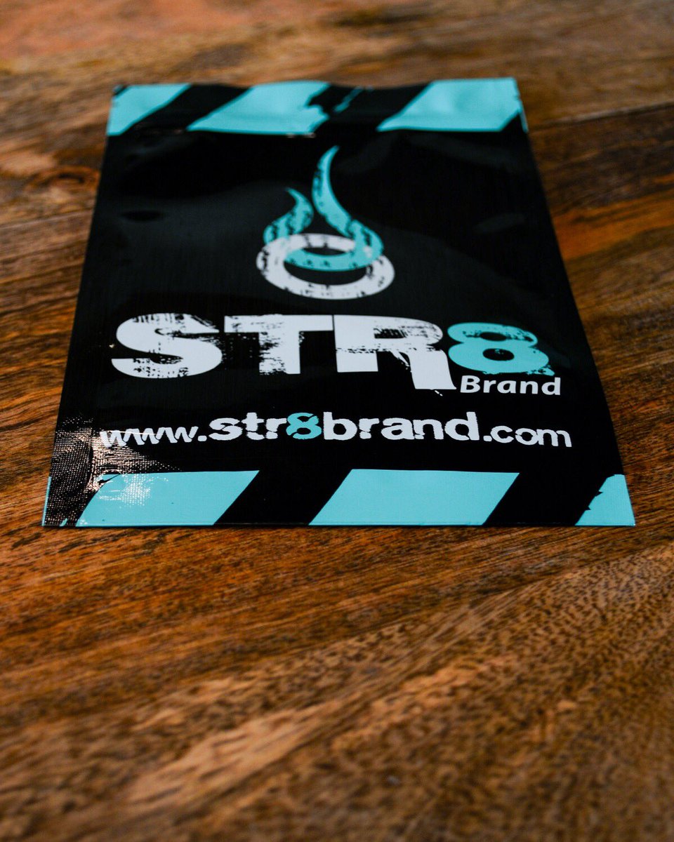STR8Brand's tweet photo. So, so freshhhh. Resealable, smell proof #Str8 Mylar Bag to store all your goods. ๐ #str8brand #rollanywhere https://t.co/P1711PQ6cP