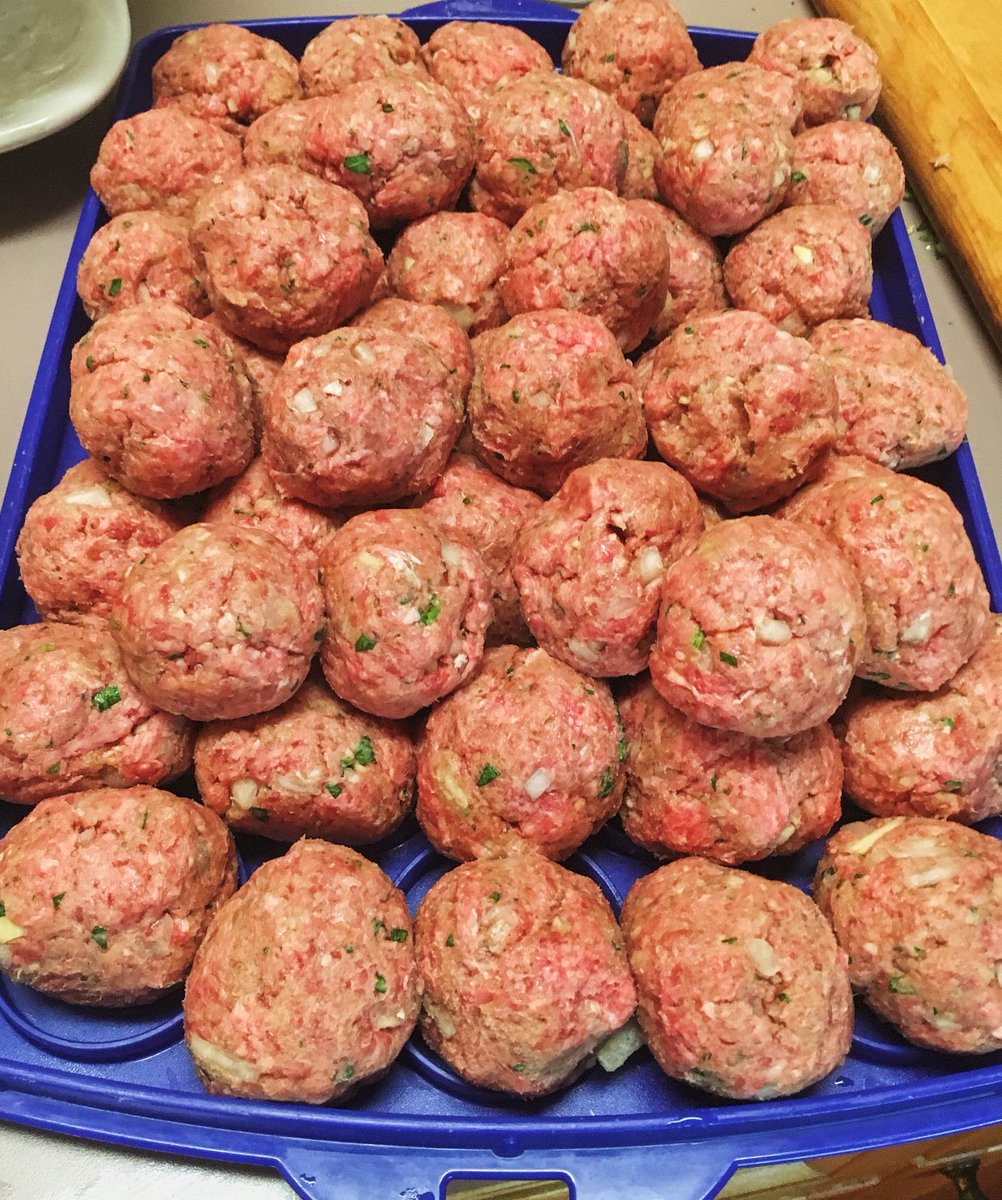 laamicacatering's tweet photo. Making hand rolled Italian meatballs from scratch, a family recipe from @Allocascio #LAcatersATX #FriendsFamilyFood https://t.co/KwDspxcxL8