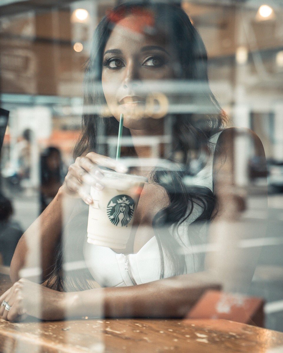 TheBrandiRhodes's tweet photo. This makes my list of favorite photos ever 😍

What do you guys think???

📸: @NickThiessen 
💄: Tianna Tran https://t.co/kvQDh7DmAC