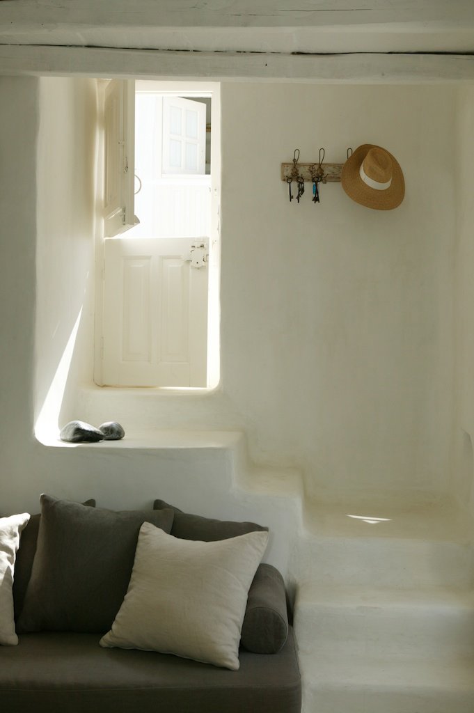 Yatzer's tweet photo. #yatzer_flashback Private House in #Tinos #Greece| https://t.co/H6xAFGgG77 https://t.co/5tqzjaizYP