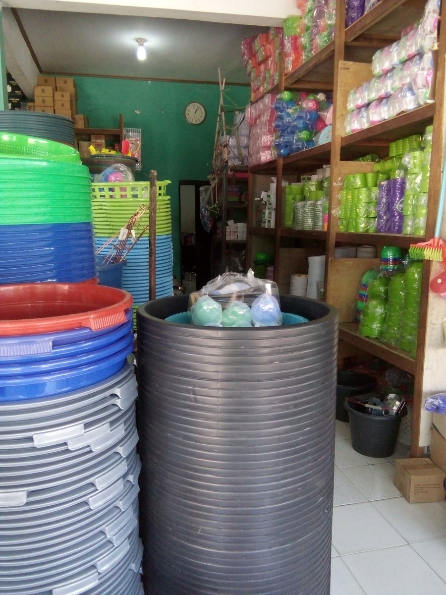 MamaVin2's tweet photo. Bagi planggan kami minggu dpn barang naik 5persen https://t.co/PfJ4zTpja1