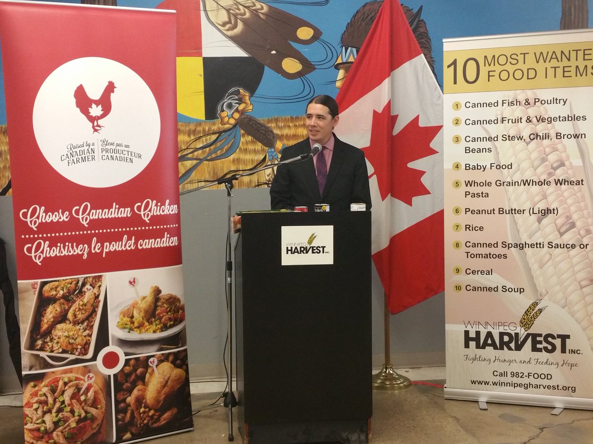manitobachicken's tweet photo. @DrRobbieO @WinnipegHarvest about to make a very special presentation #MPChickenhero https://t.co/umPQ2b59li