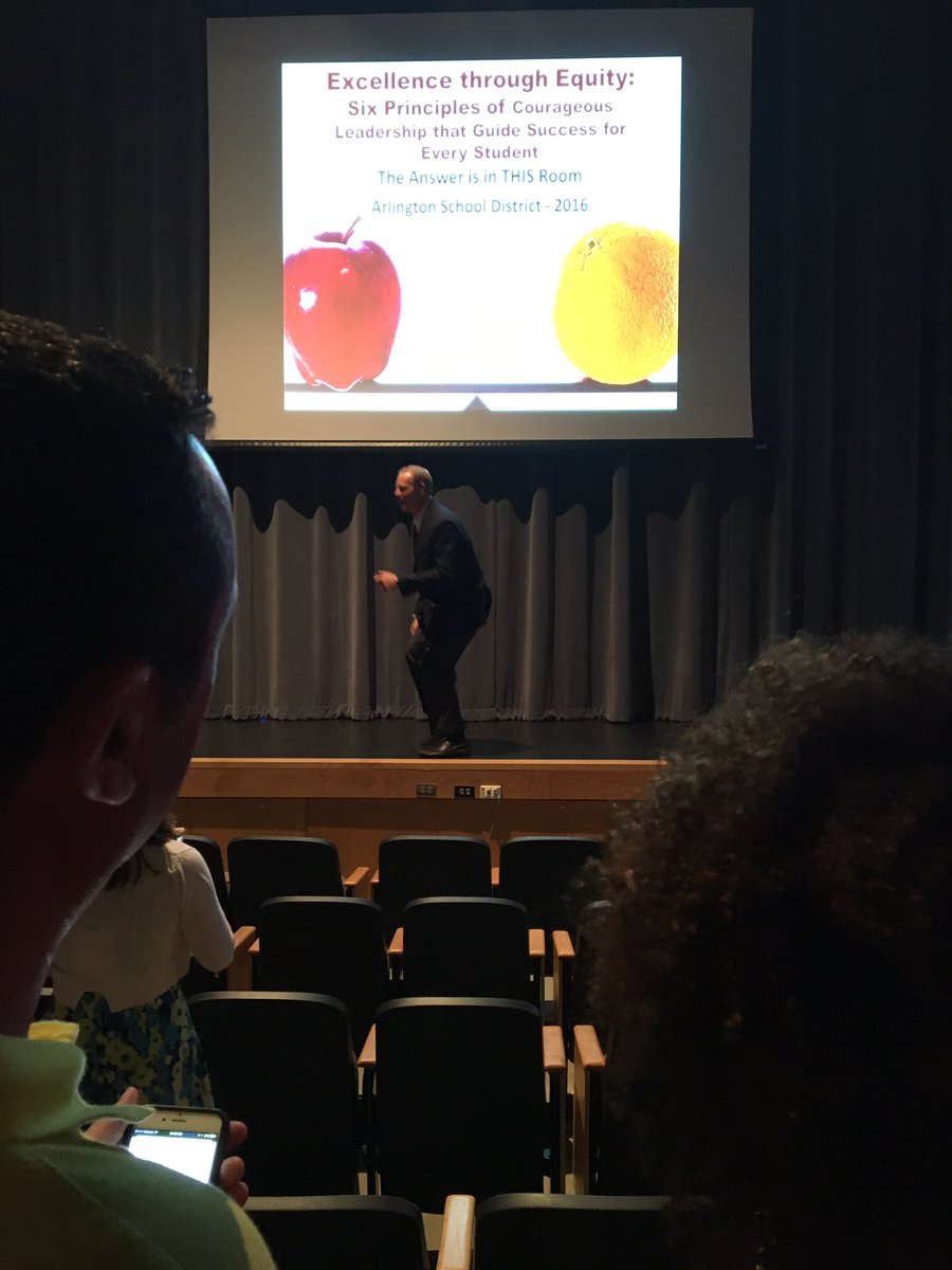 ERowdenAPS's tweet image. Keynote speaker Alan Blankstein starting his speech by getting us "into the room" #APSac2016