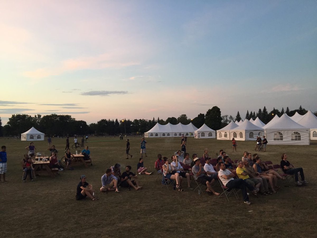 Quand <a href="/POC21cc/">POC21</a> s'essaime outre-Atlantique, on se sent fier à #Ouishare 🤘🏻 #Eco2Fest #Makers #Montreal