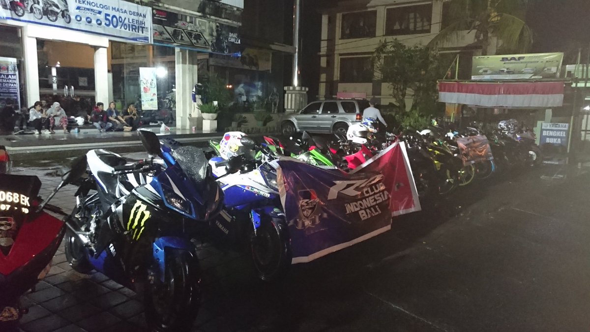 R15ciB's tweet photo. Menunggu kedatangan team dr Road15 https://t.co/ViPqdupyDx