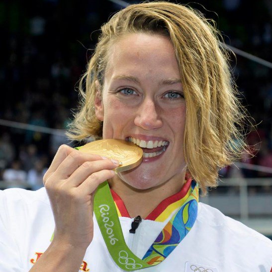 Está costando arrancar en #Rio2016, pero esta chica es ORO. ¡Enhorabuena, <a href="/miss_belmont/">Mireia Belmonte</a>! A por más #ESP. ¡¡Vamos!!