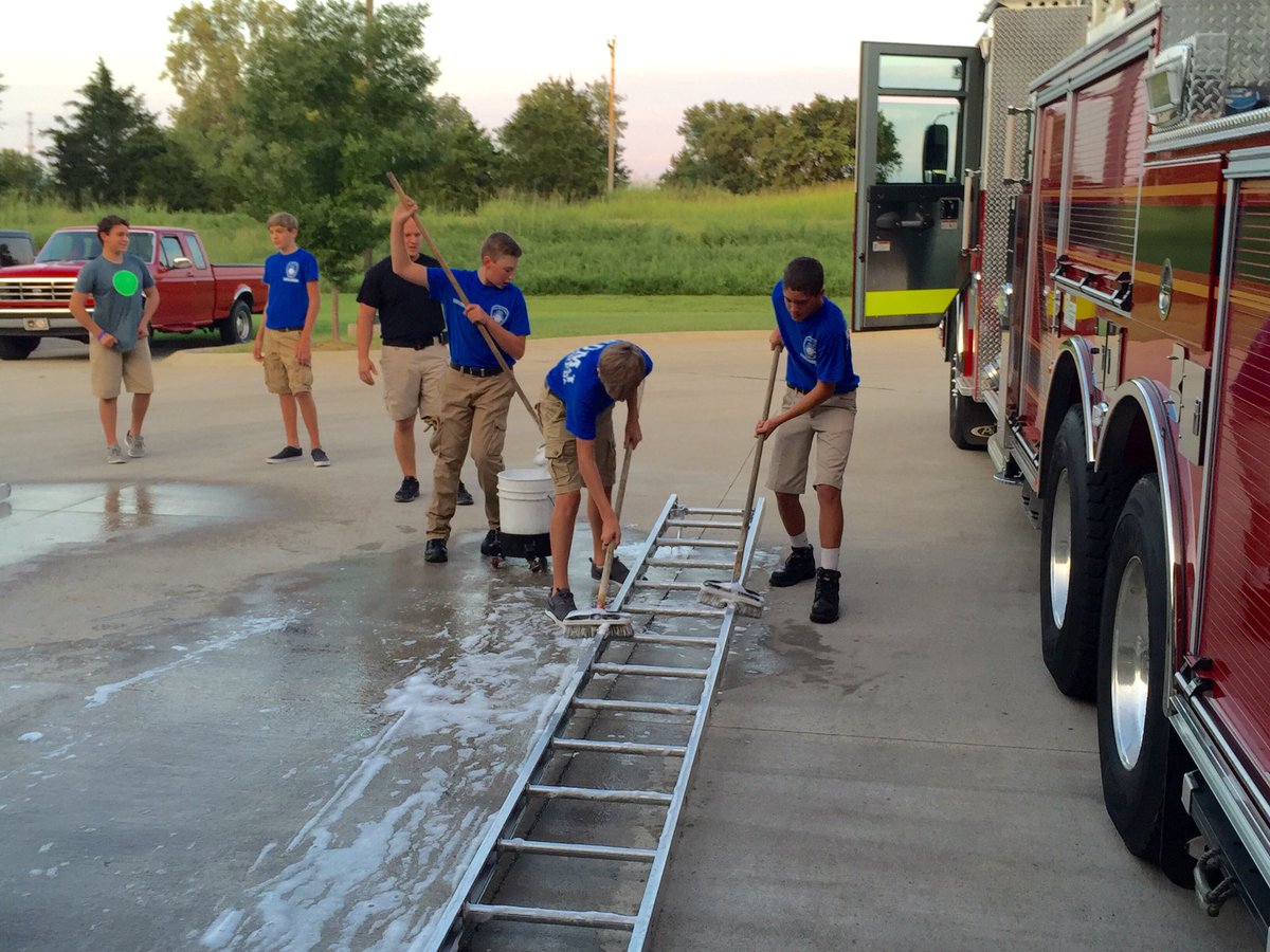 MtJulietFire's tweet image. Explorer Training | Portable Ladders #fireexplorer