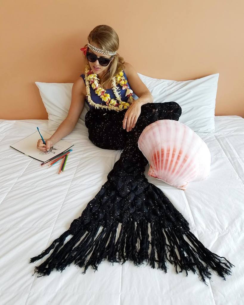 seatail_mermaid's tweet photo. Make Art 💋 Also be sure to enter the biggest mermaid giveaway yet (link in bio!) . . . . . . . #mermaid #mermaidtai… https://t.co/uzWAu3Kxud