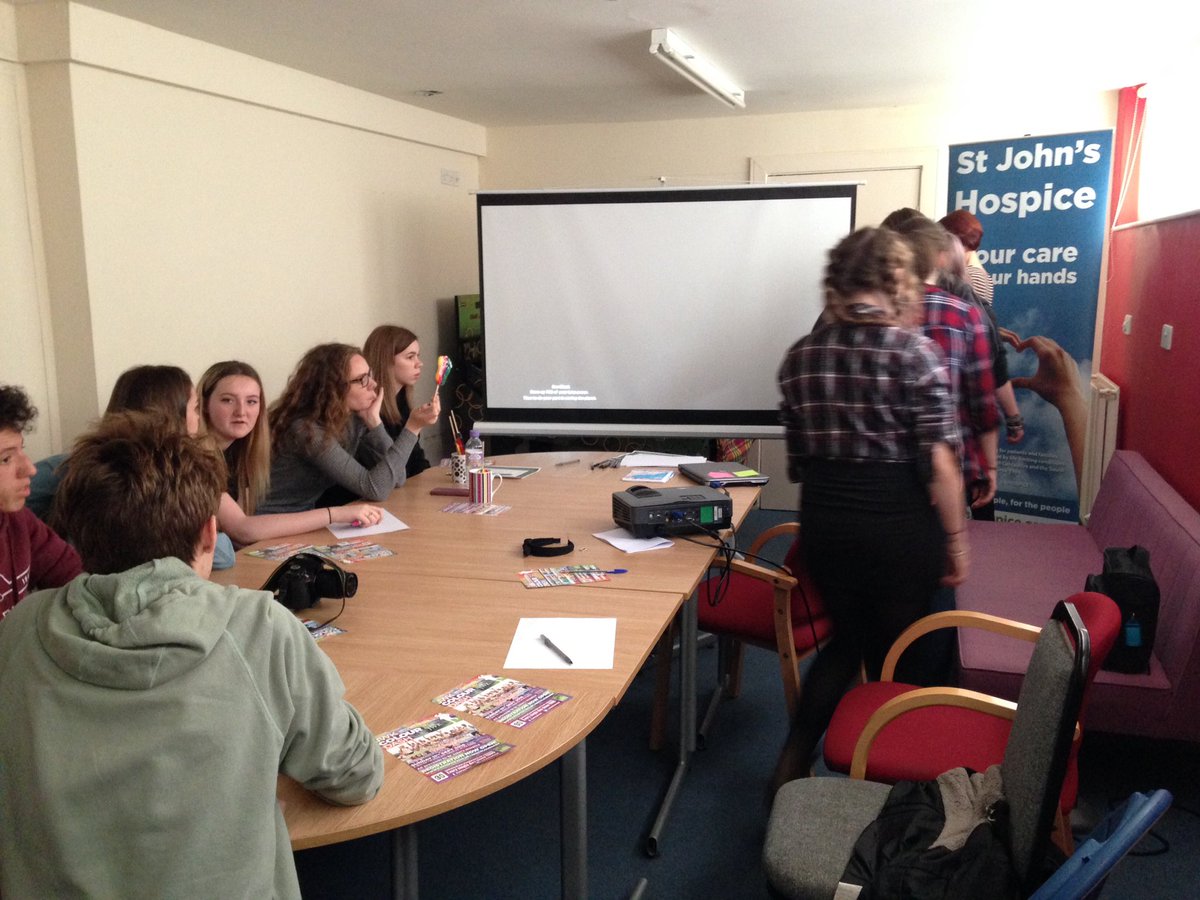 InspiraAkikoS's tweet photo. Secret memory games @StJohnsHospice @NCSNorthWest #socialaction https://t.co/g82ZCbTKiD